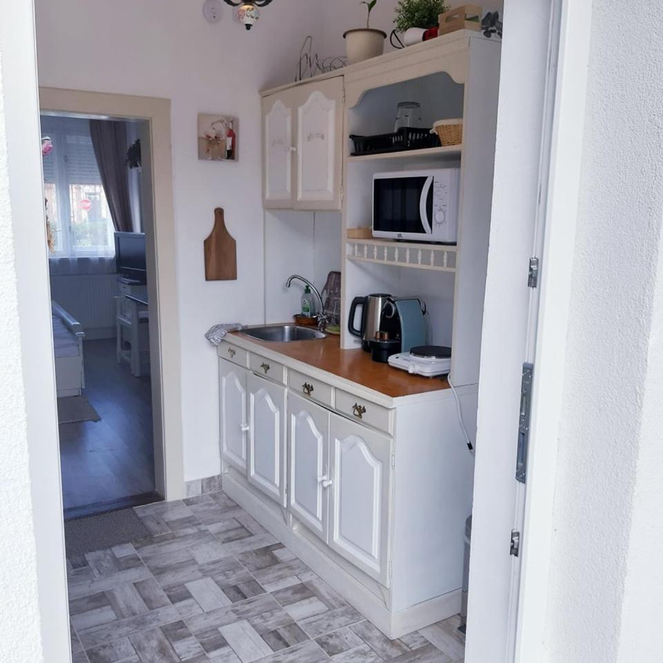 Edina Vintage Vendeghaz Apartment Mosonmagyarovar Ngoại thất bức ảnh